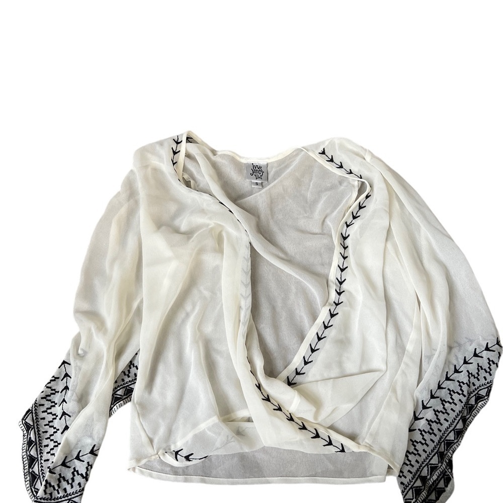 Ivy & Jane ivory wrap embroidered blouse small